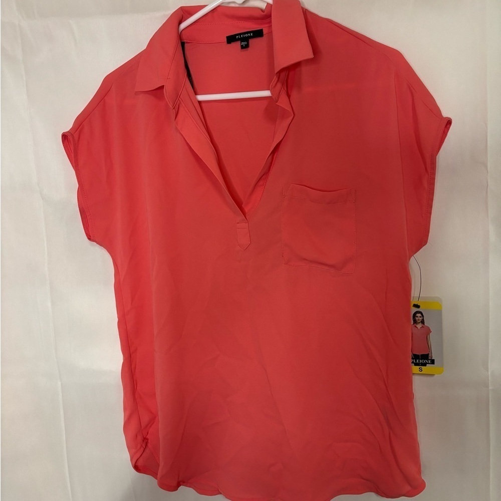 New with tags, womens size small shirt, #C846